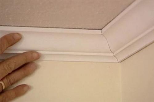 Определяемся в 2022 году с лучшими потолочными галтелями. Виды потолочных плинтусов и особенности выбора 2022 г. 31