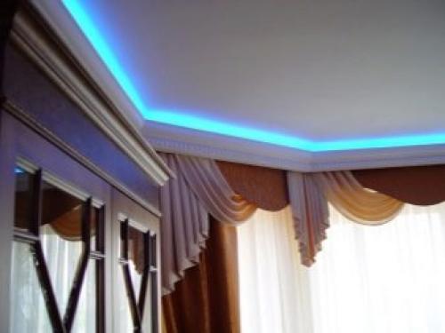 Как вставить резиновый плинтус в натяжной потолок. Виды плинтусов 26 Как вставить резиновый плинтус в натяжной потолок. Виды плинтусов 26