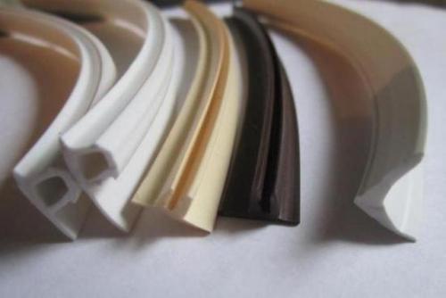 Как вставить заглушку в натяжной потолок. Особенности и порядок установки заглушки для натяжного потолка