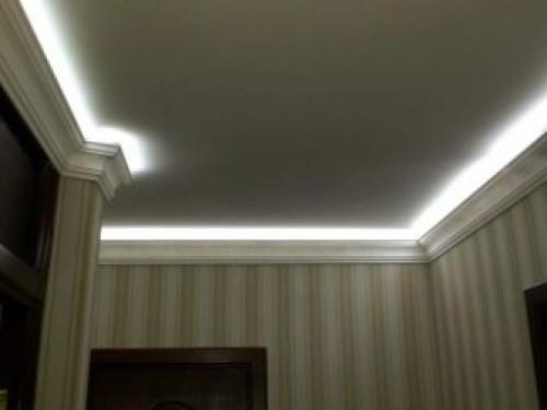 Как крепить потолочный плинтус к натяжному потолку. Выбор багет для отделки натяжных потолков 10 Как крепить потолочный плинтус к натяжному потолку. Выбор багет для отделки натяжных потолков 10