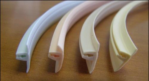 Как вставить маскировочную ленту в натяжной потолок. Виды маскировочной ленты для натяжных потолков — альтернативные варианты