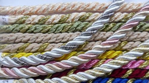 Декоративный шнур для обоев. Декоративный шнур для стен