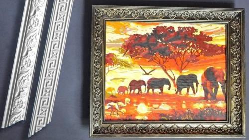 Что можно сделать из потолочных плинтусов. Как сделать рамку для картин из потолочного плинтуса