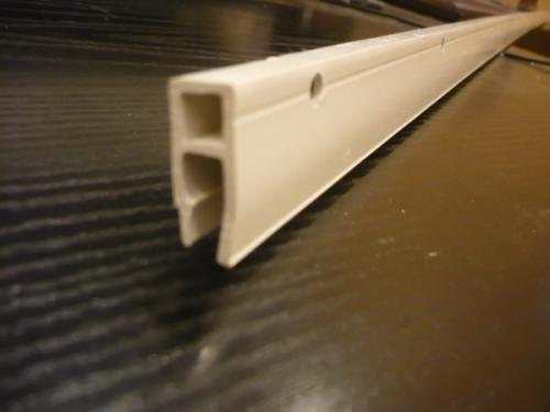 Установка алюминиевого багета для натяжного потолка. Пластик