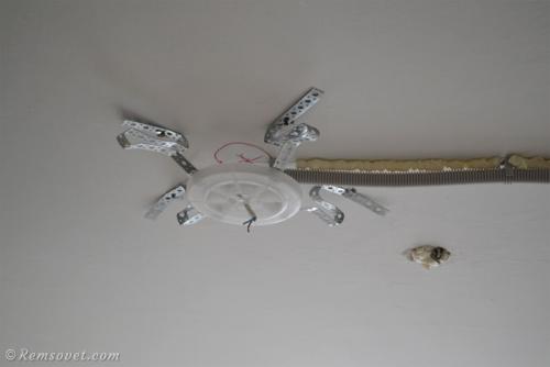 Крепление багета натяжного потолка в рыхлую стену. Крепление багетов под натяжным потолком 12