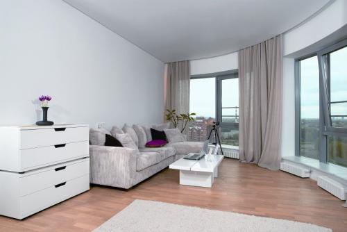 Белый матовый натяжной потолок — всегда актуальный в независимости от дизайна помещения