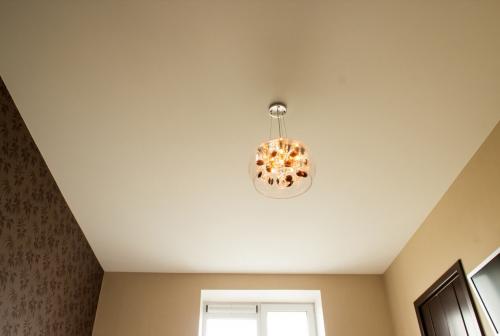 Белые матовые натяжные потолки. Белый матовый натяжной потолок — всегда актуальный в независимости от дизайна помещения 05