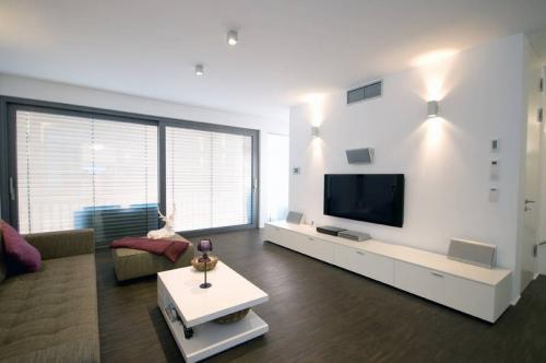 Белые матовые натяжные потолки. Белый матовый натяжной потолок — всегда актуальный в независимости от дизайна помещения