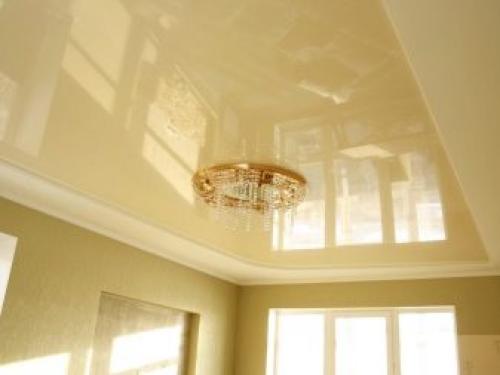 Глянцевый и матовый натяжной потолок. Особенности 02