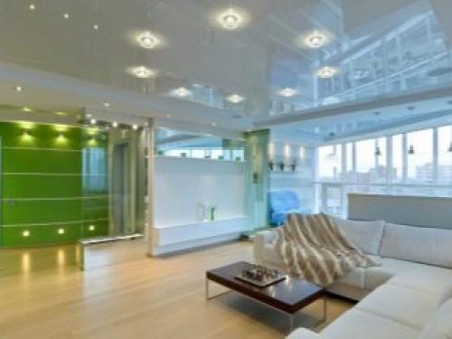 Глянцевый и матовый натяжной потолок. Особенности 03