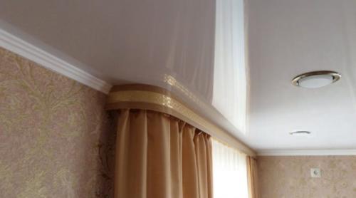 Выбираем потолочные плинтуса для натяжного.. Виды потолочных плинтусов для натяжных потолков