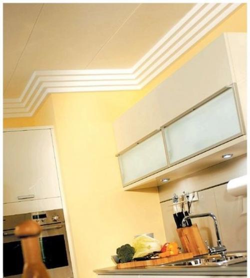 Широкий потолочный плинтус в интерьерах. Широкий потолочный плинтус в интерьере