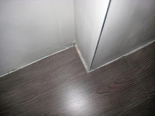 Потолочный и напольный плинтус: как выбрать подходящую модель 11 Потолочный и напольный плинтус: как выбрать подходящую модель 11