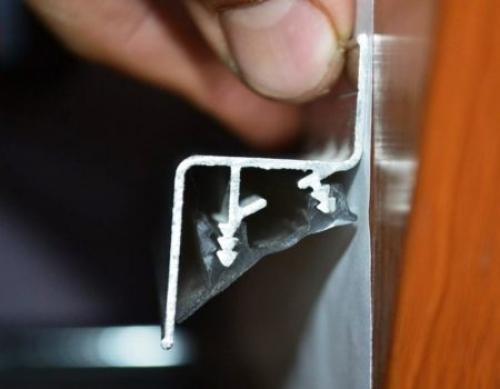 Профиль для парящих потолков со вставкой. Виды профиля для возведения конструкции