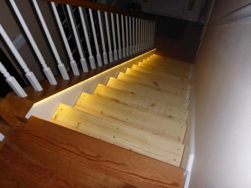 Плинтус с подсветкой для кухни. Выбор плинтуса