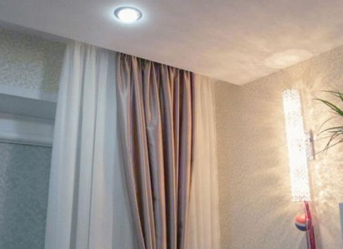 Как установить потолочный карниз для ШТОР.. Как повесить карниз на гипсокартонные и натяжные потолки 01